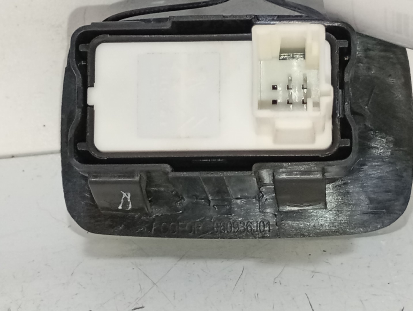 Commande / interrupteur lève-vitre Arrière gauche CITROËN Berlingo Van (K9) Imagem-3