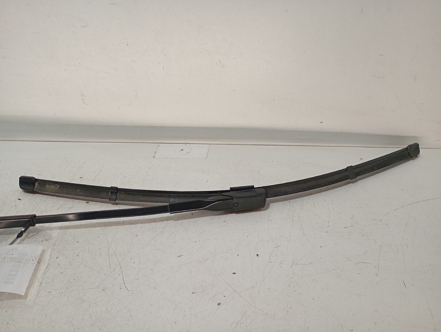Bras de balai avant Droite MERCEDES-BENZ Classe C (W205) Imagem-1