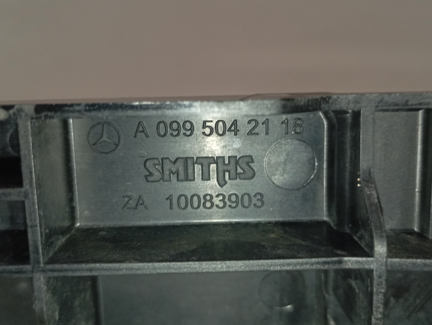 Pièce en plastique générique MERCEDES-BENZ Classe C (W205) Imagem-2