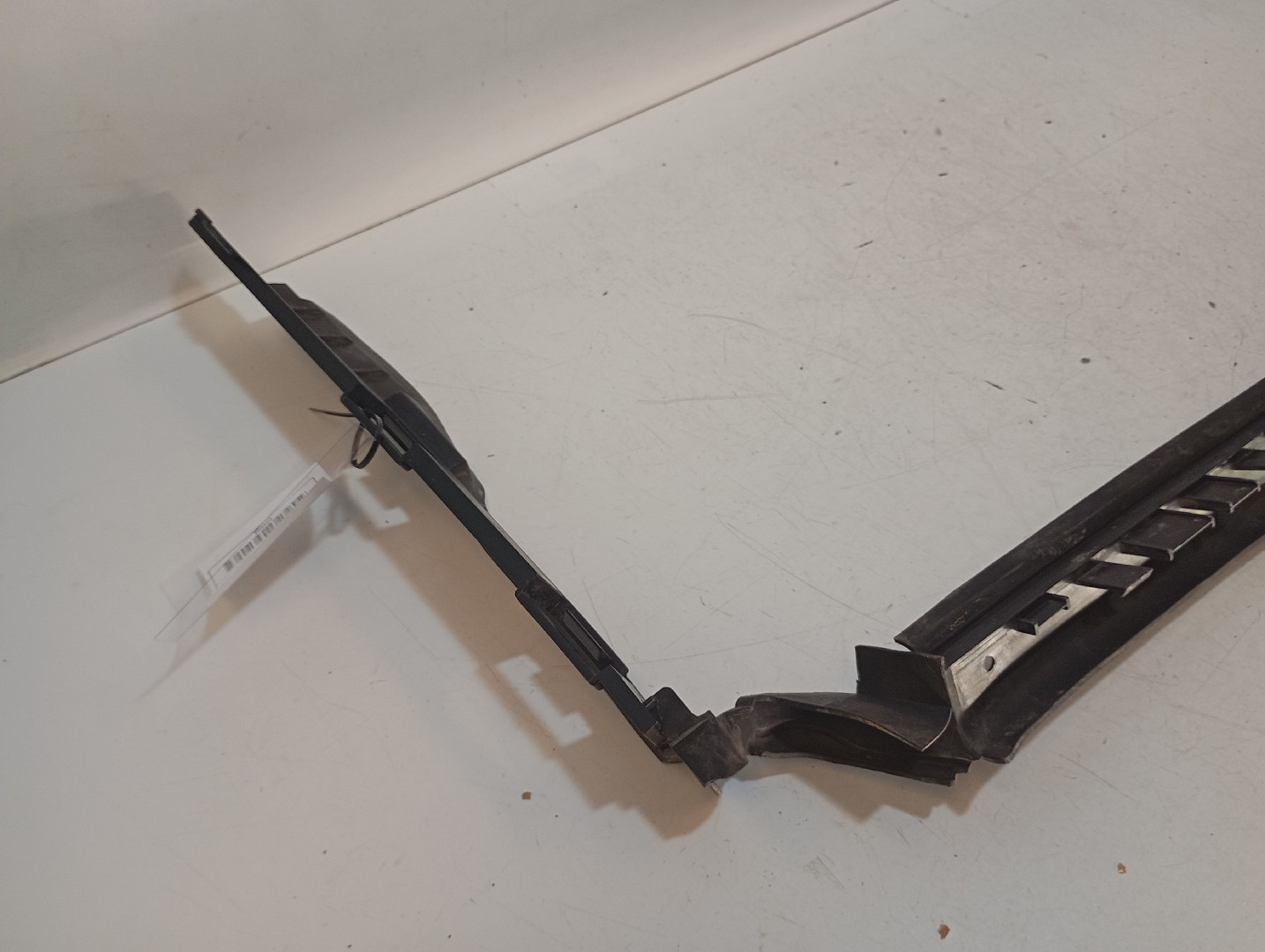 Pièce en plastique générique MERCEDES-BENZ Classe C (W205) Imagem-2