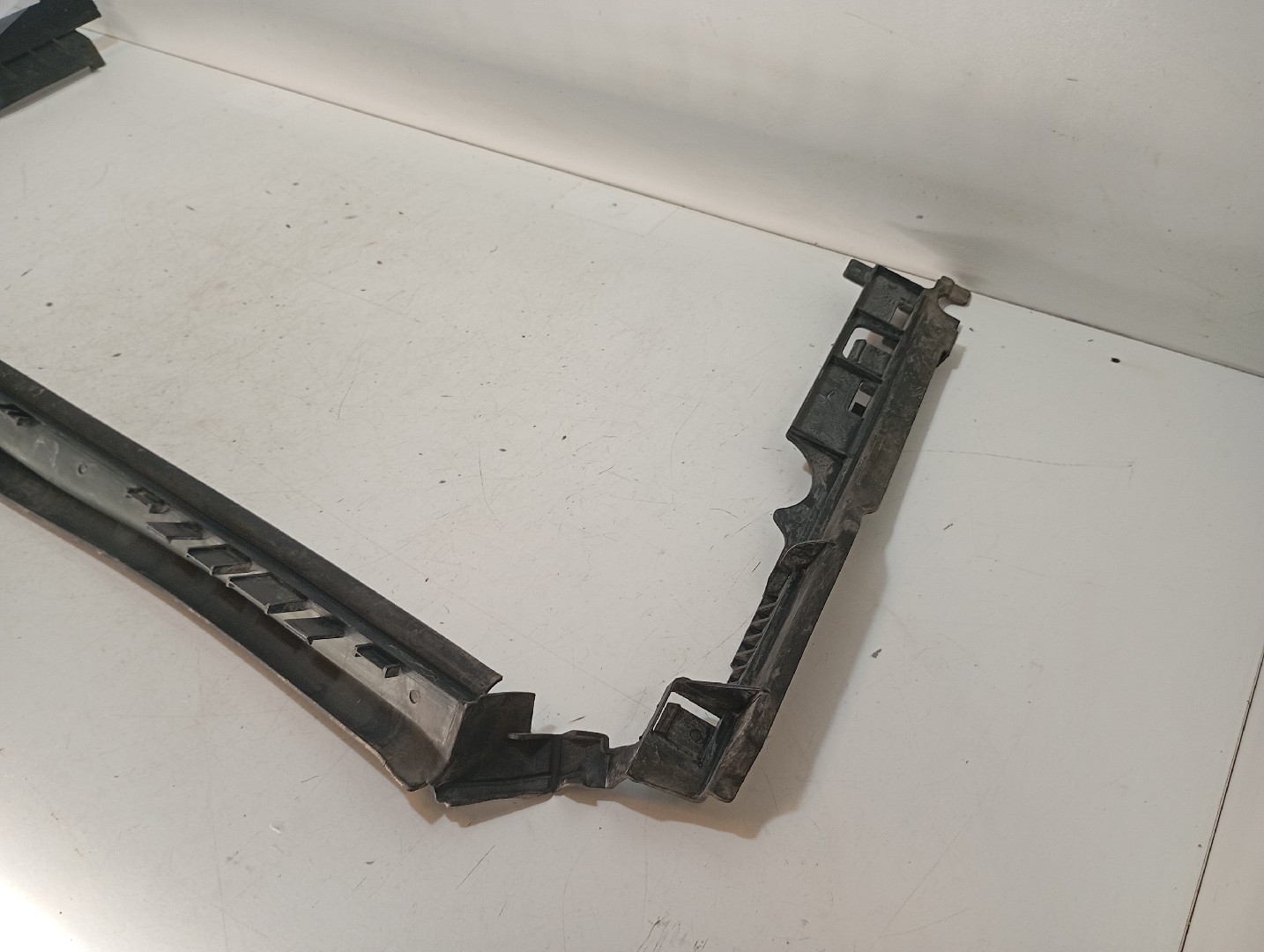 Pièce en plastique générique MERCEDES-BENZ Classe C (W205) Imagem-1