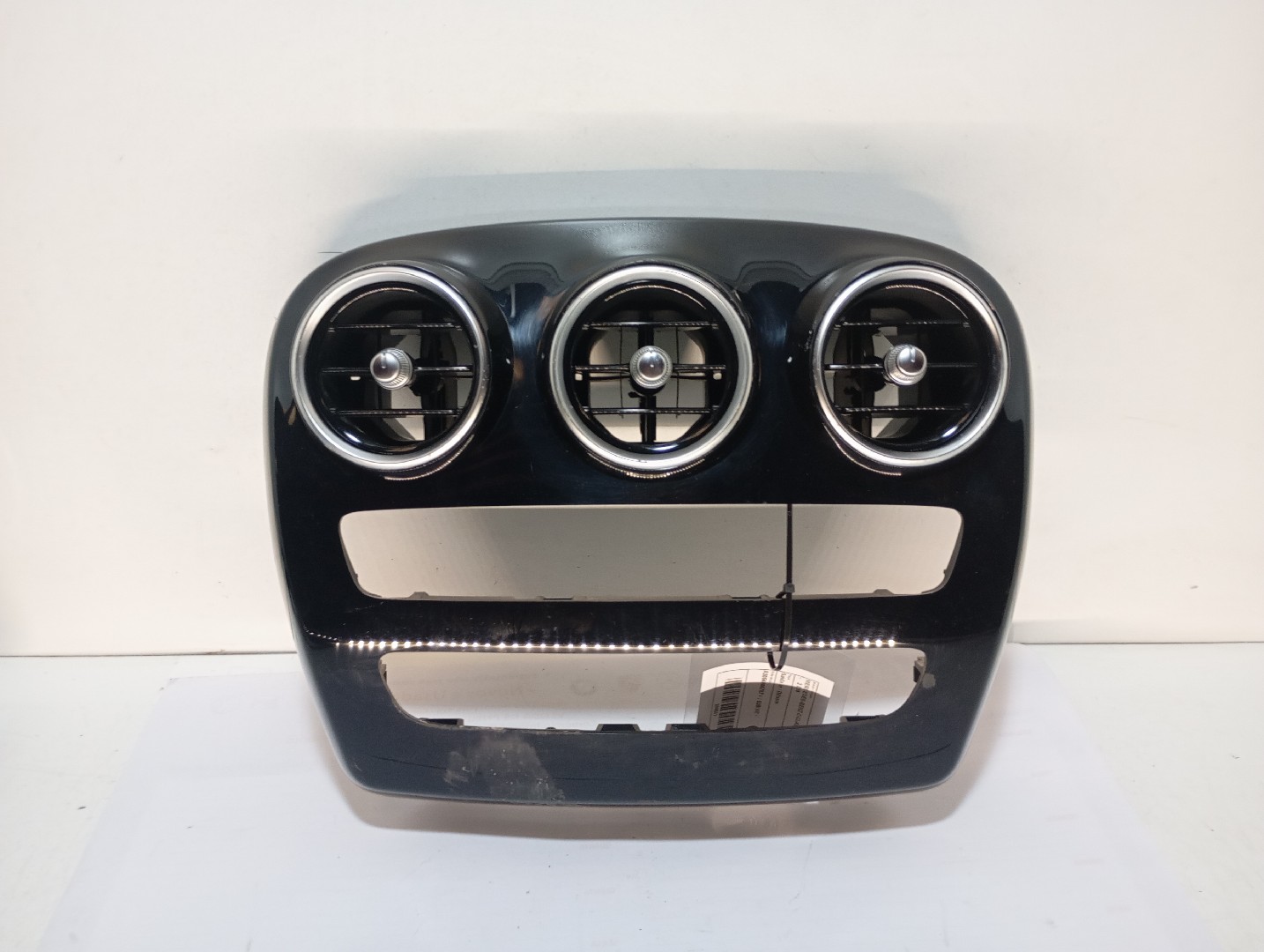 Diffuseur / sortie d’air MERCEDES-BENZ Classe C (W205)