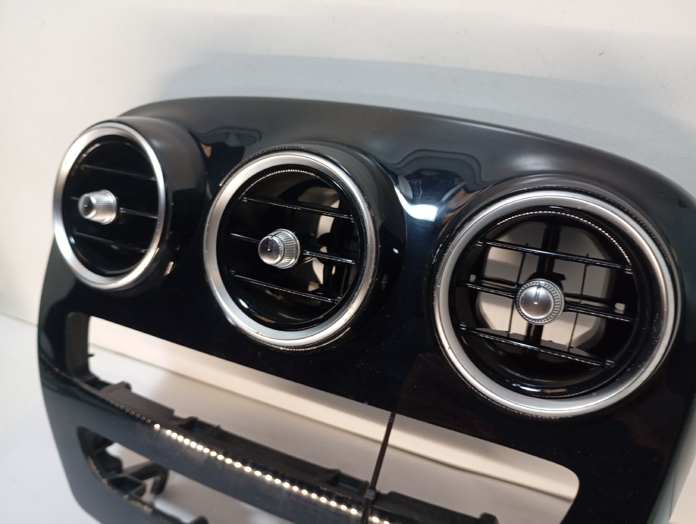 Diffuseur / sortie d’air MERCEDES-BENZ Classe C (W205) Imagem-1