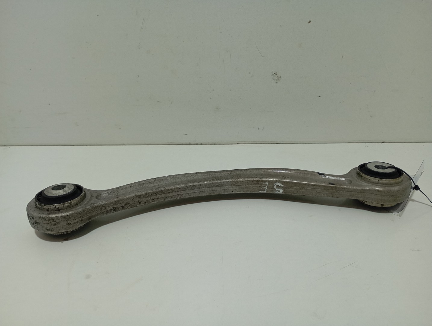 Bras de suspension arrière gauche MERCEDES-BENZ Classe C (W205) Imagem-1