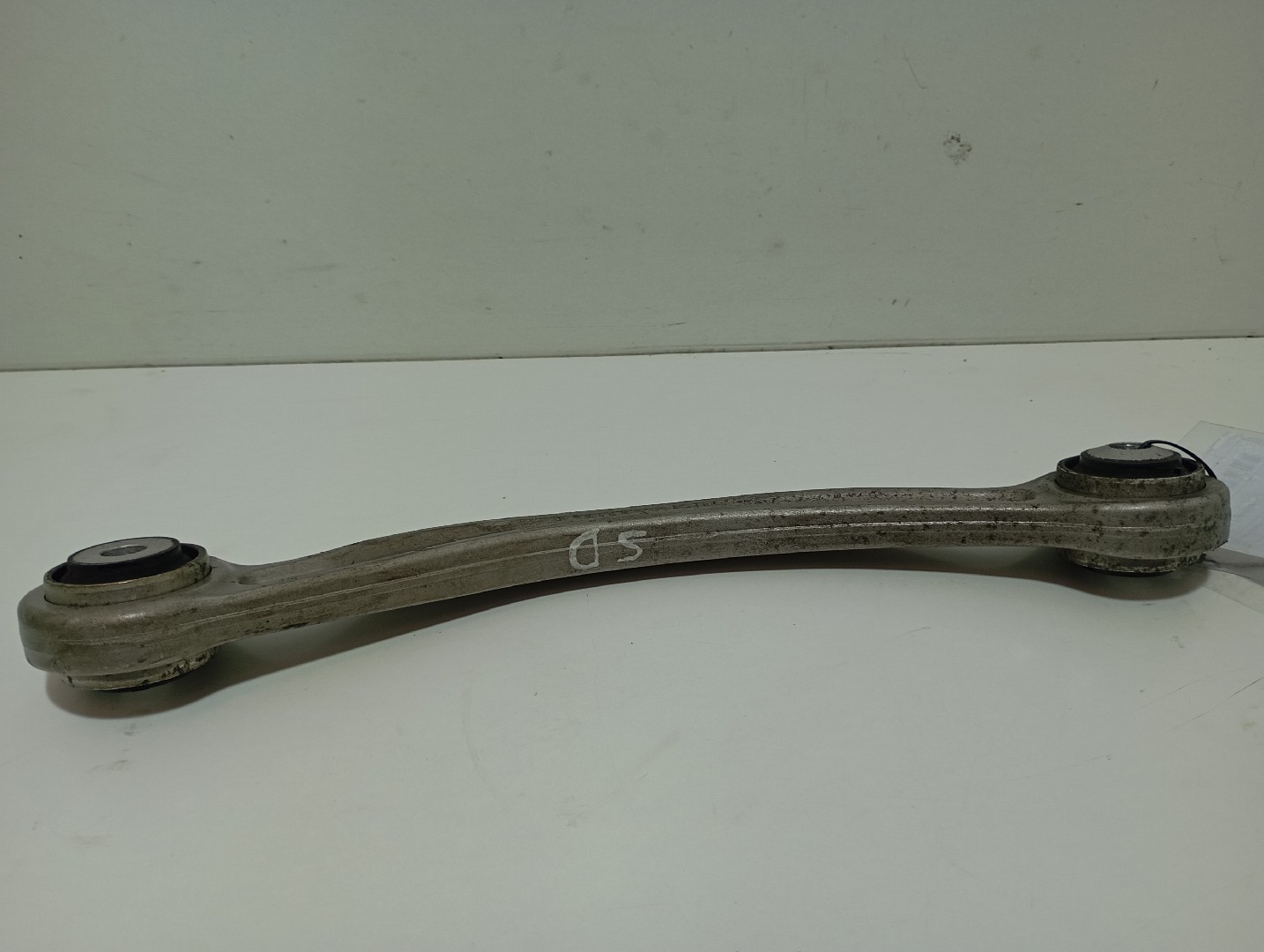 Bras de suspension arrière Droite MERCEDES-BENZ Classe C (W205) Imagem-1