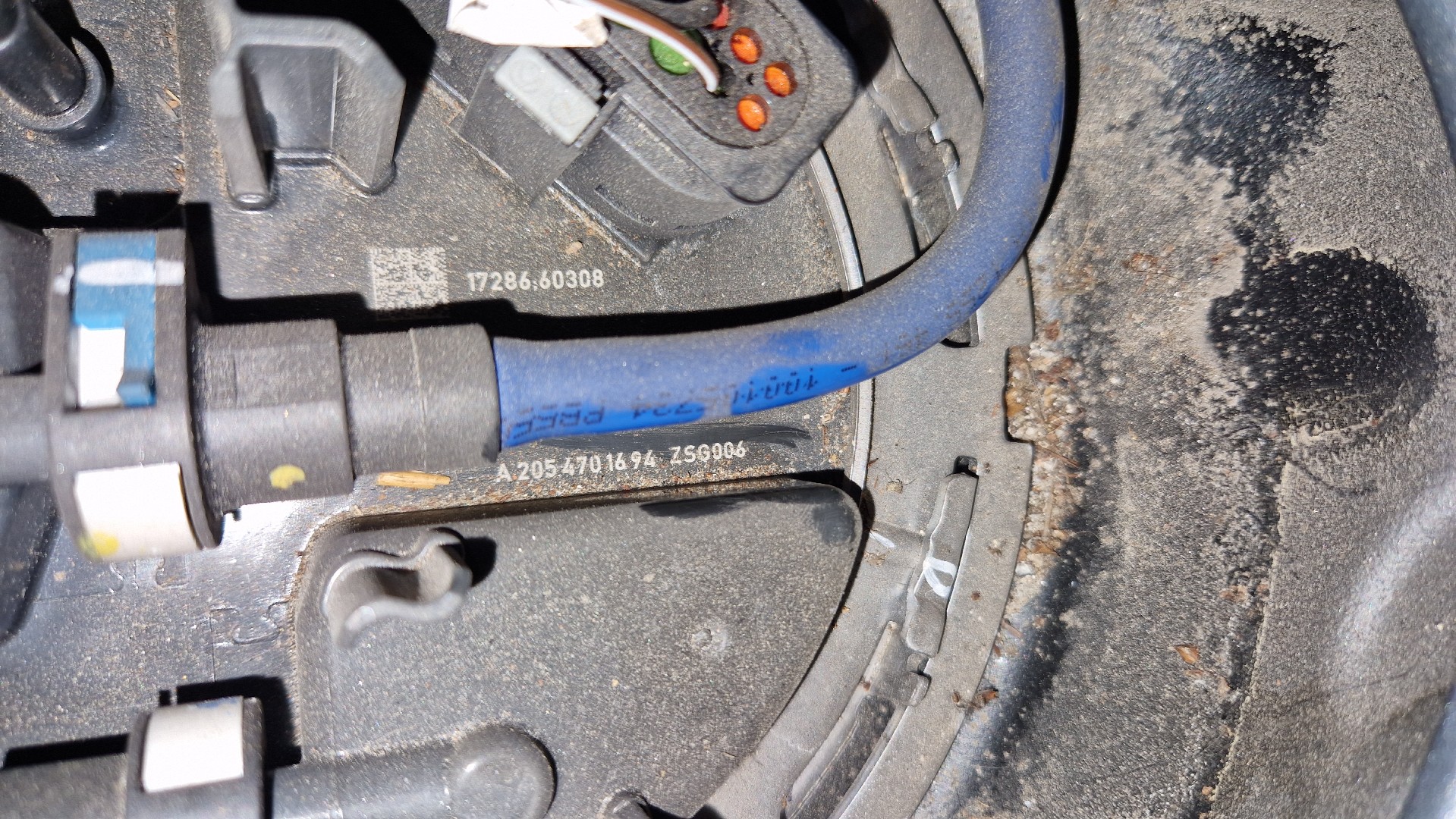 Pompe à carburant MERCEDES-BENZ Classe C (W205) Imagem-1