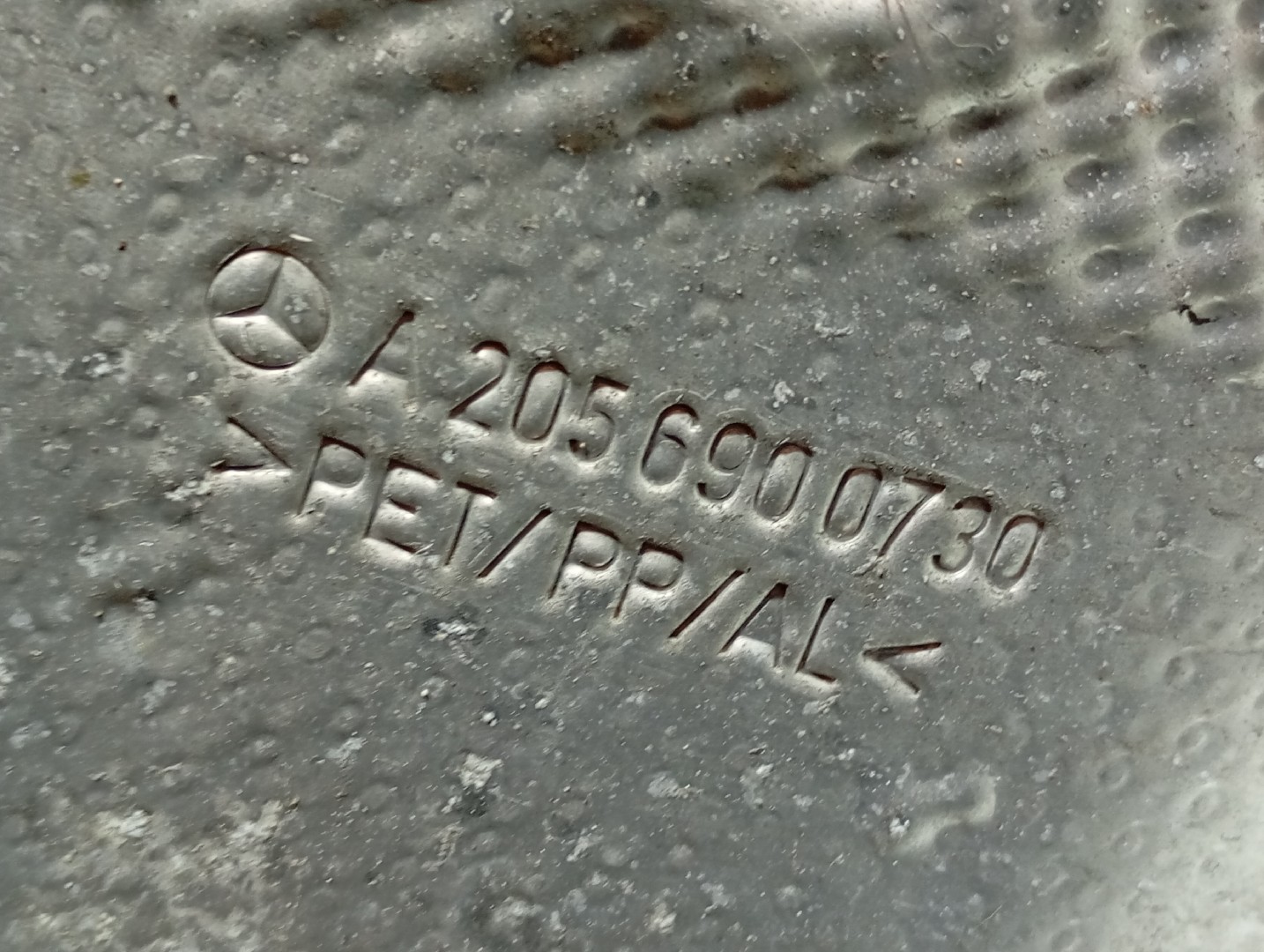 Passage de roue AR GA MERCEDES-BENZ Classe C (W205) Imagem-4