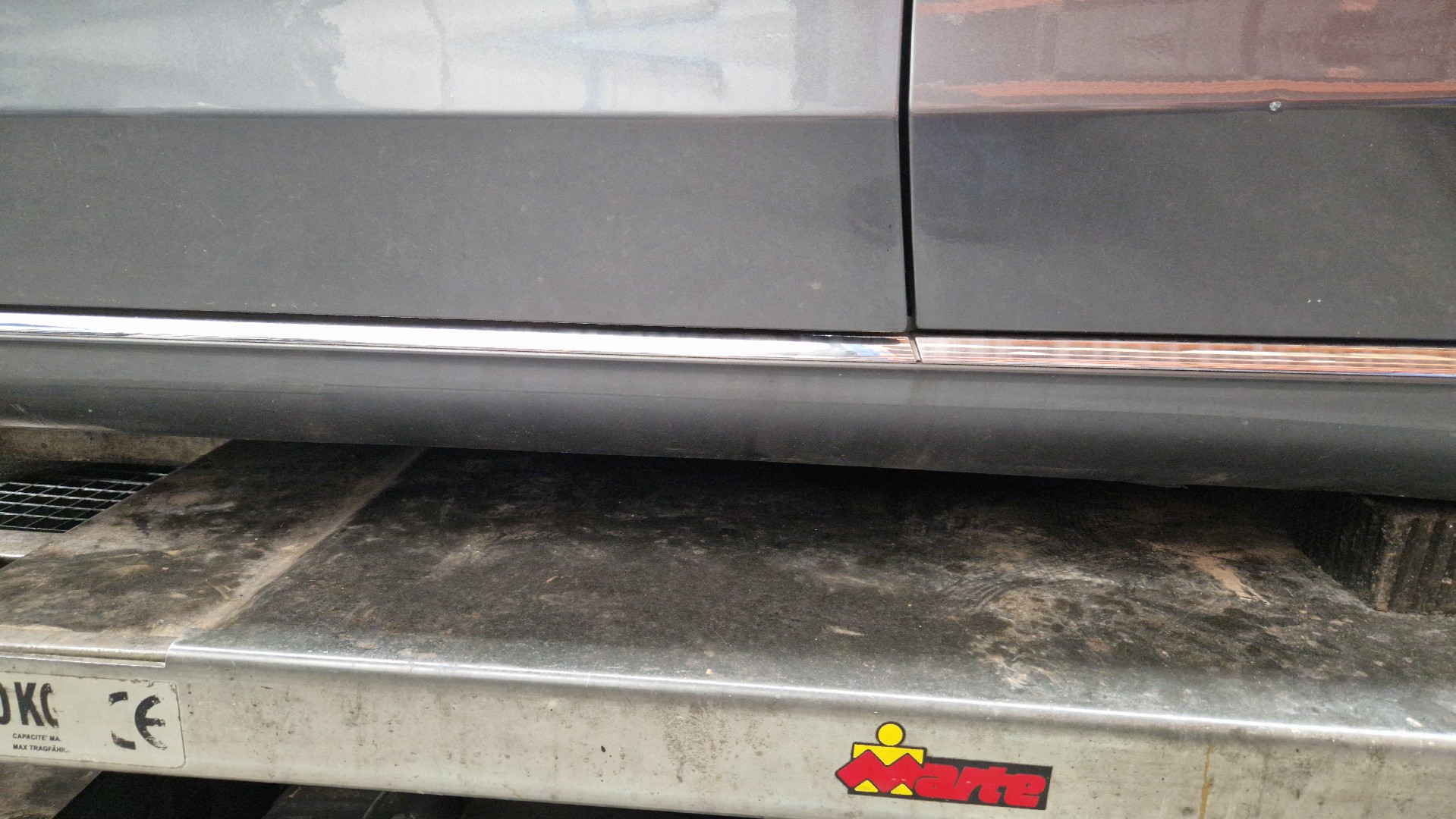 Seuil gauche MERCEDES-BENZ Classe C (W205) Imagem-1