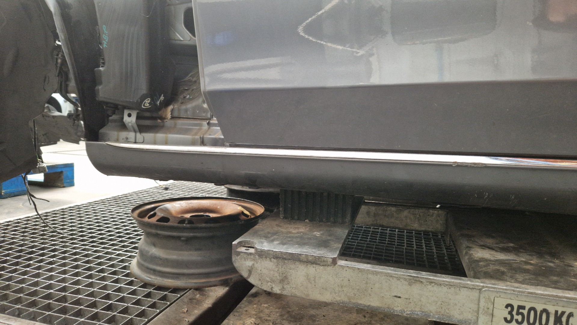 Seuil gauche MERCEDES-BENZ Classe C (W205) Imagem-2