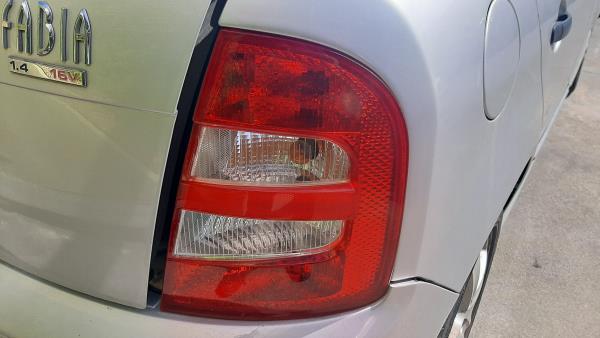 Farolim direito SKODA Fabia I Hatchback (6Y2)