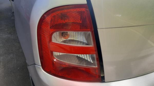 Farolim esquerdo SKODA Fabia I Hatchback (6Y2)