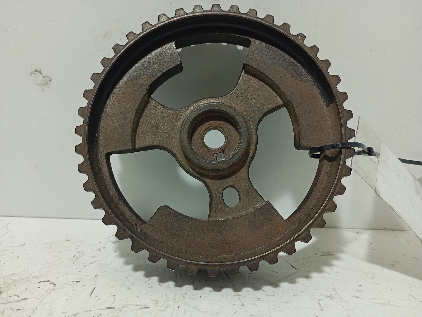 Crankshaft / Engine pulley  CITROËN C3 II (SC_) Imagem-1