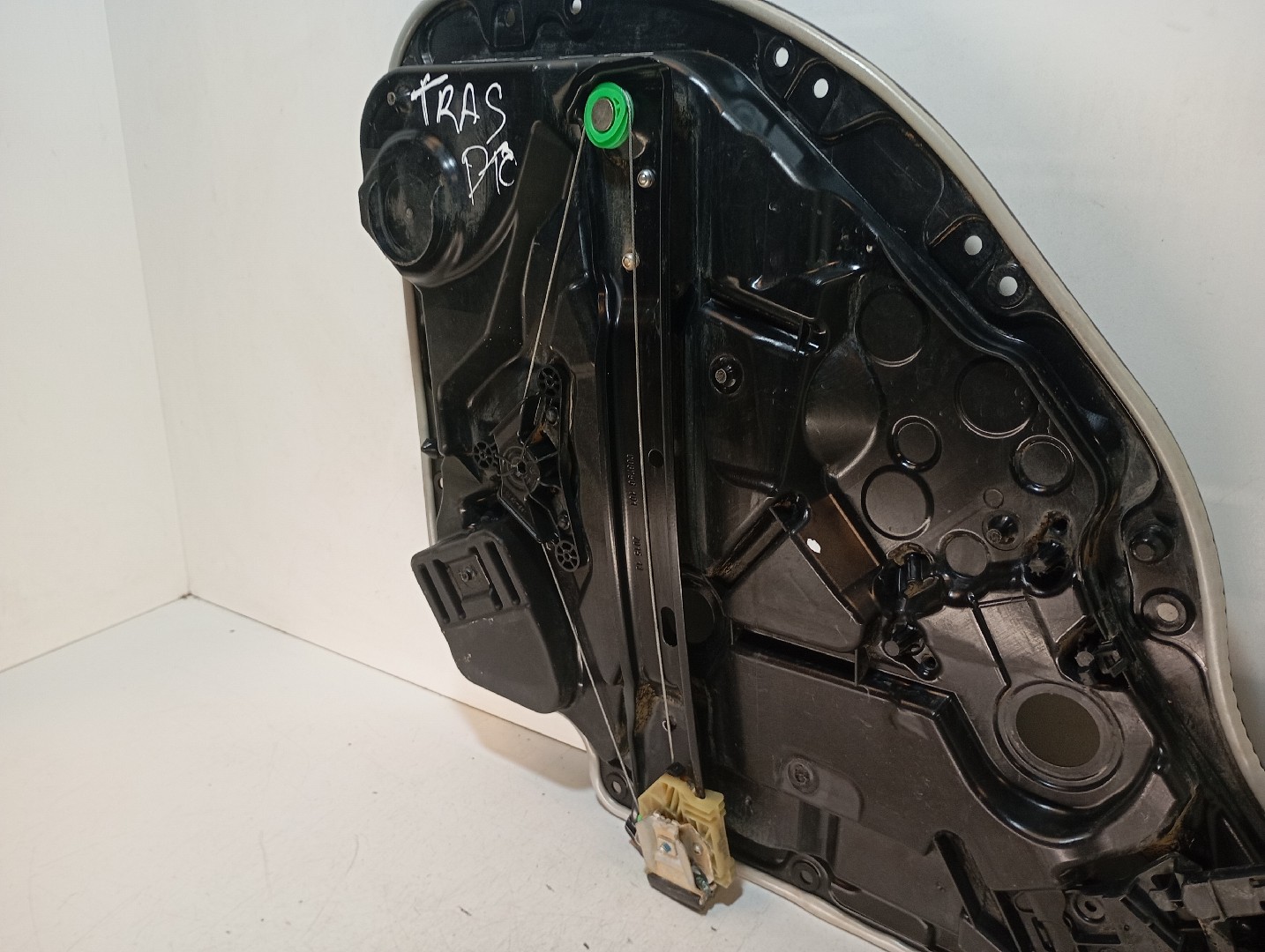 Lève-vitre arrière Droite MERCEDES-BENZ Classe C (W205) Imagem-1