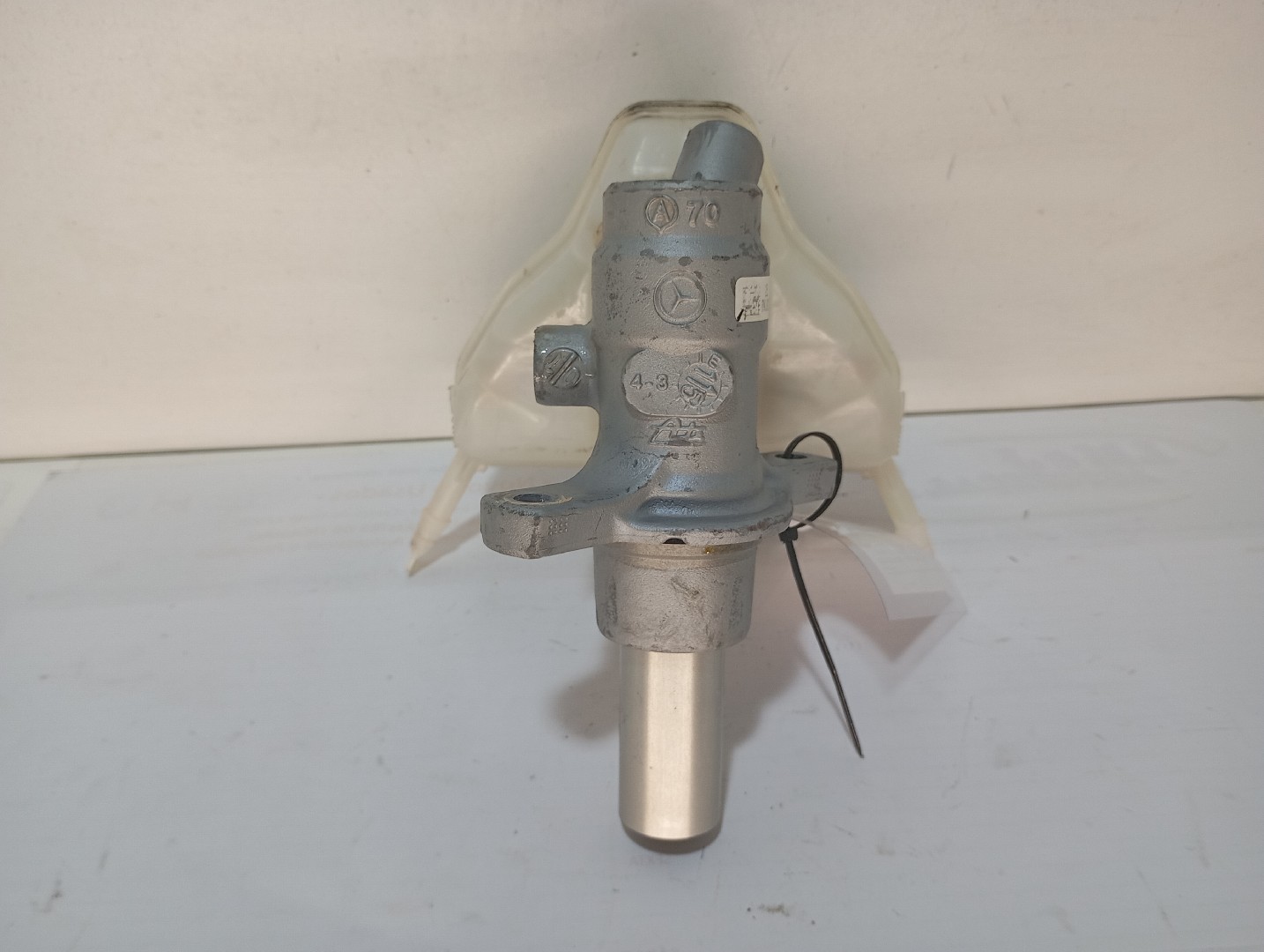 Pompe centrale de frein MERCEDES-BENZ Classe C (W205) Imagem-2