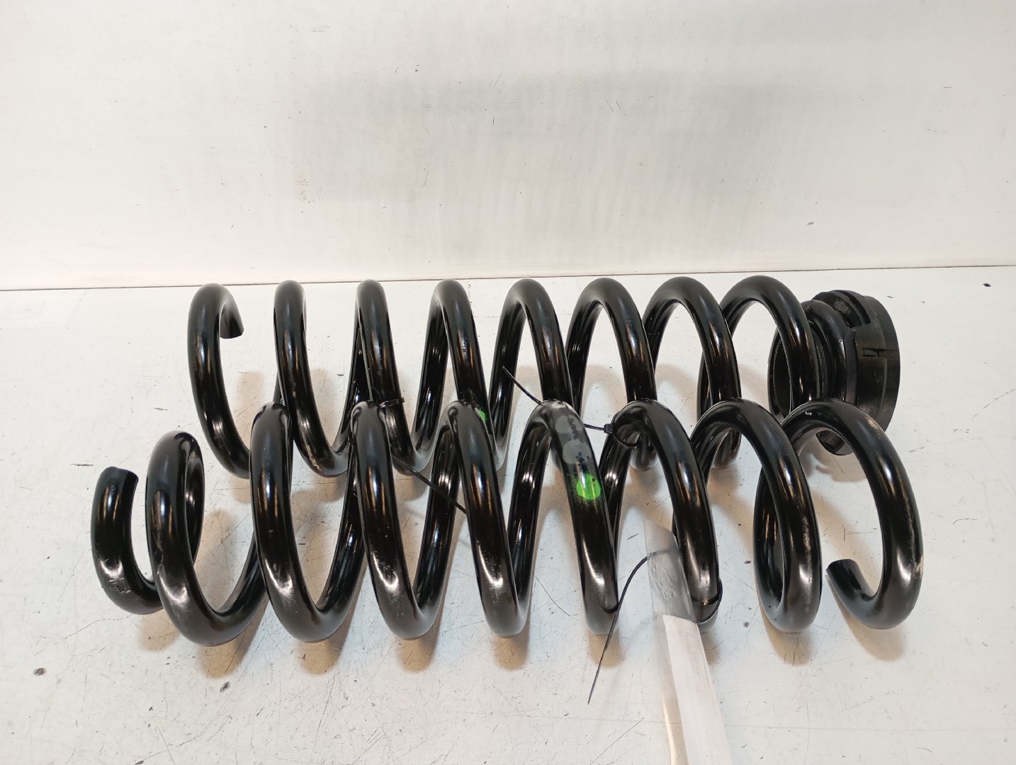 Ressort de suspension avant Droite MERCEDES-BENZ Classe C (W205) Imagem-1