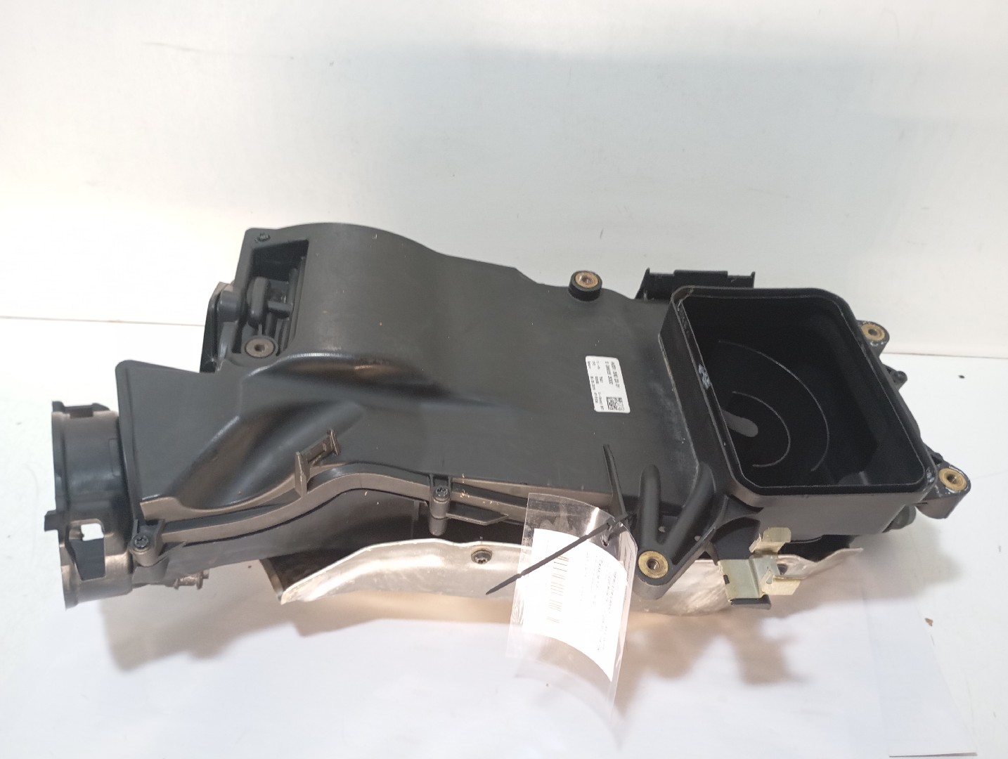 Boîtier filtre à air MERCEDES-BENZ Classe C (W205) Imagem-1