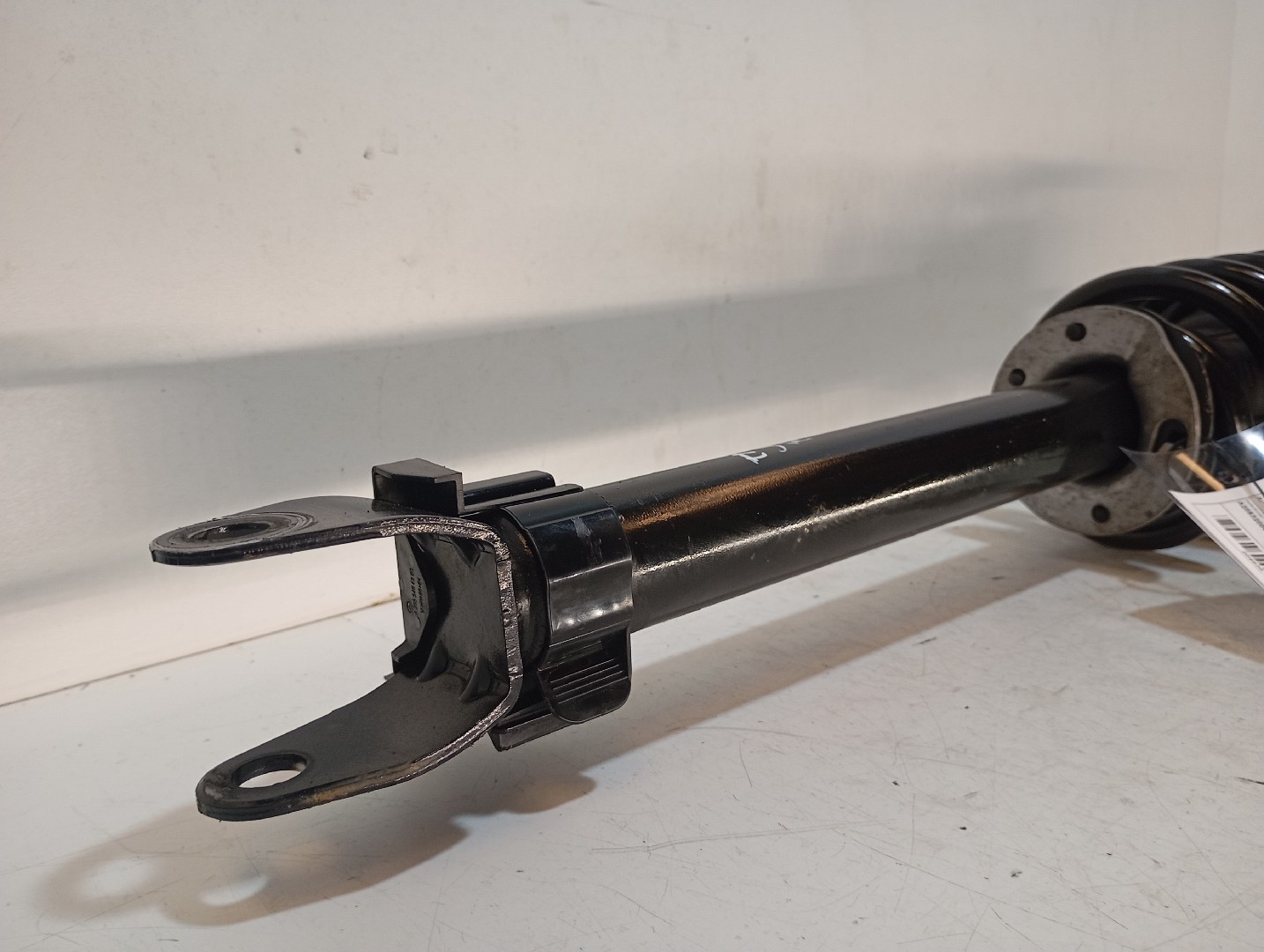 Amortisseur Avant Gauche MERCEDES-BENZ Classe C (W205) Imagem-1