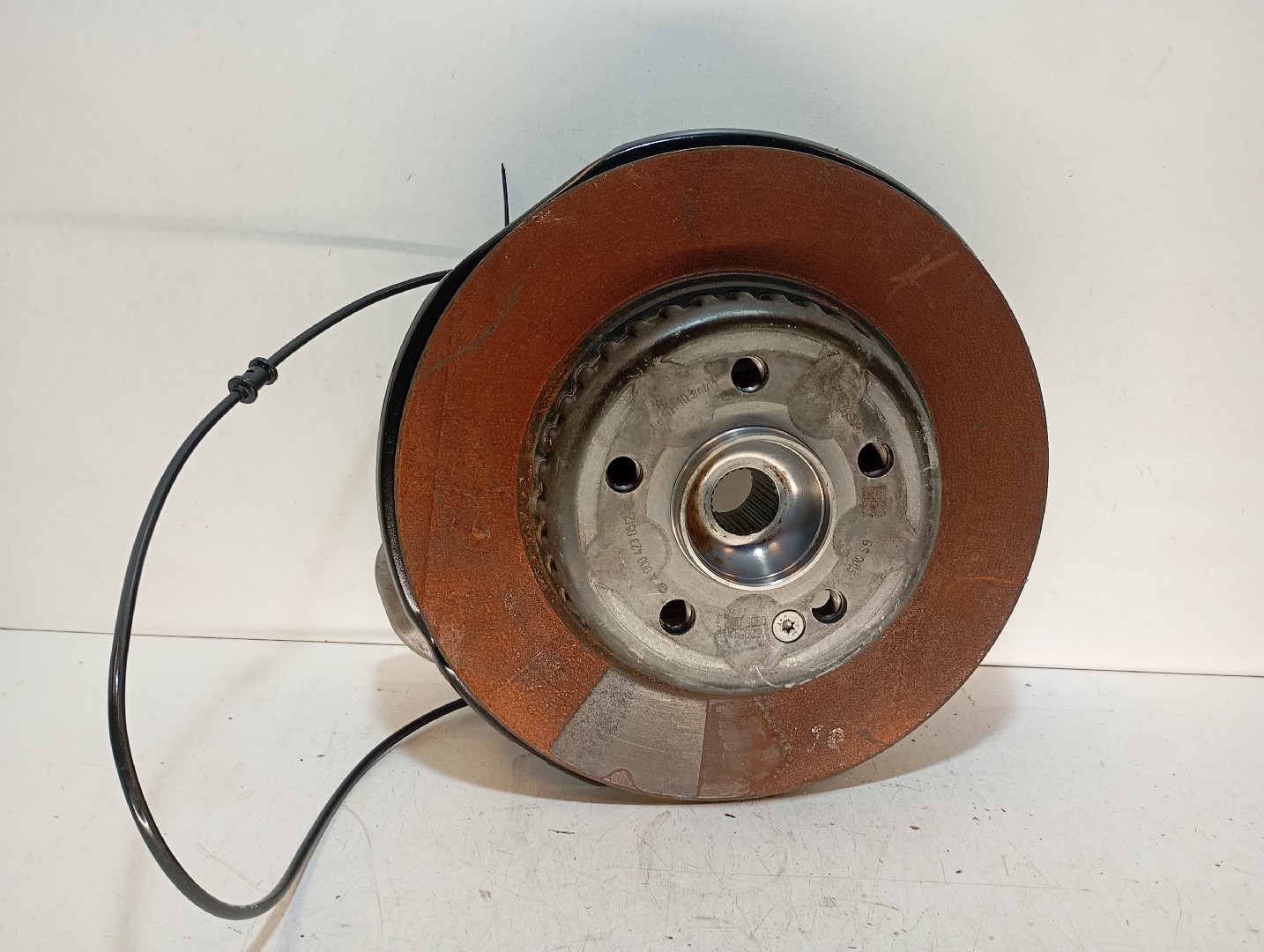 Fusée arrière gauche MERCEDES-BENZ Classe C (W205)