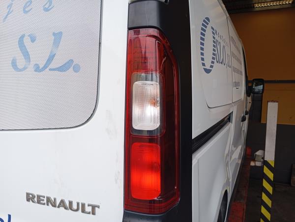 Farolim direito RENAULT Trafic III (FG_)