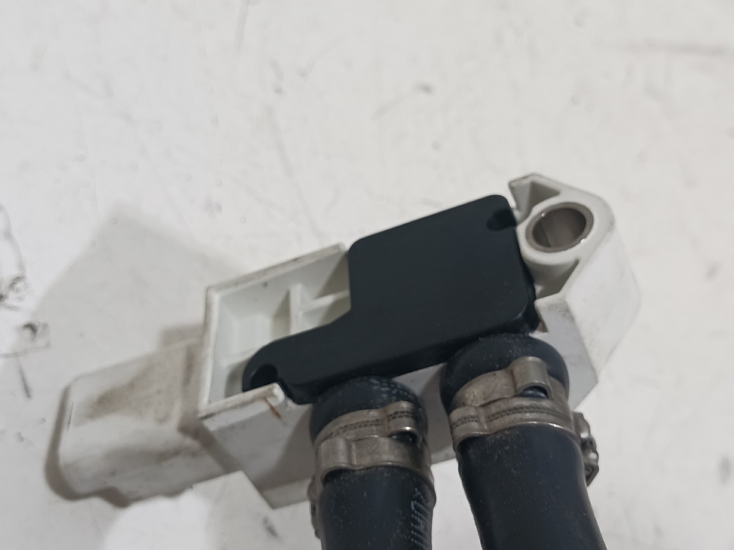 DPF pressure difference sensor RENAULT Master III (FV) Imagem-3