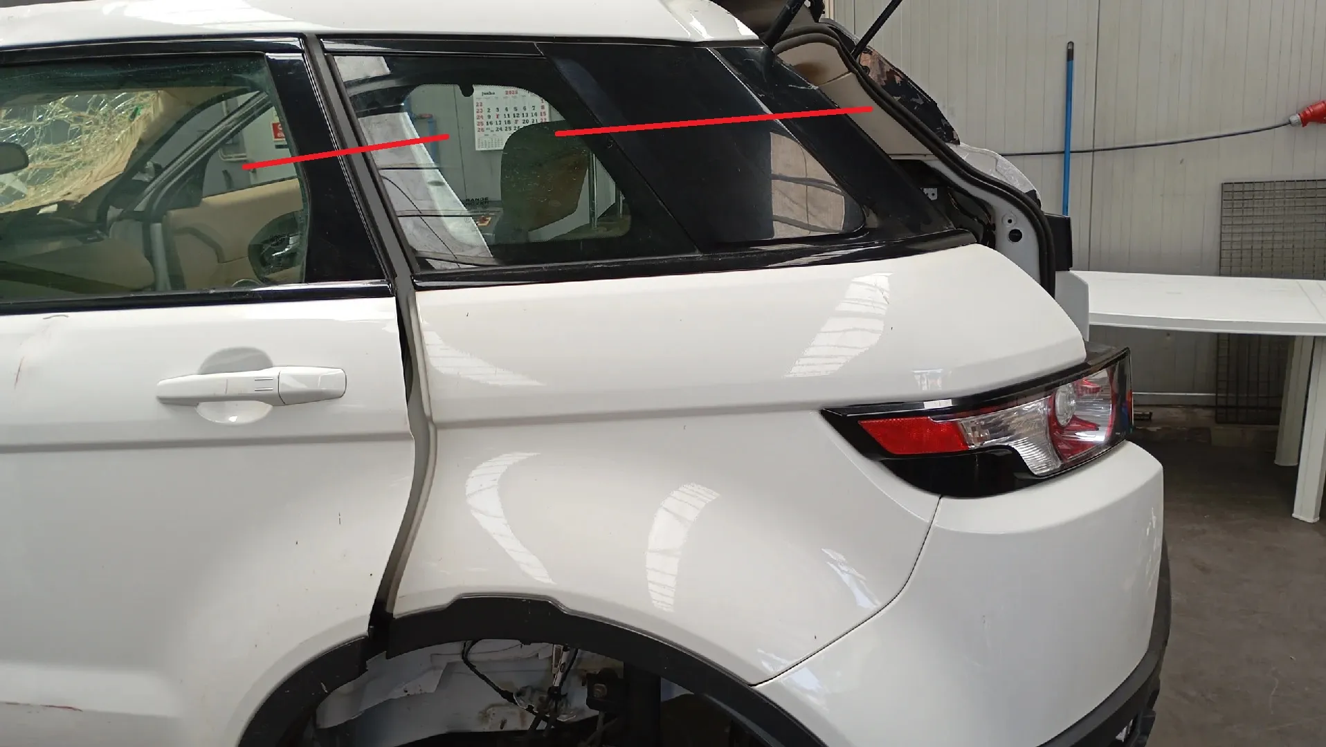 Panneau arrière gauche LAND ROVER Range Rover Evoque (L538)