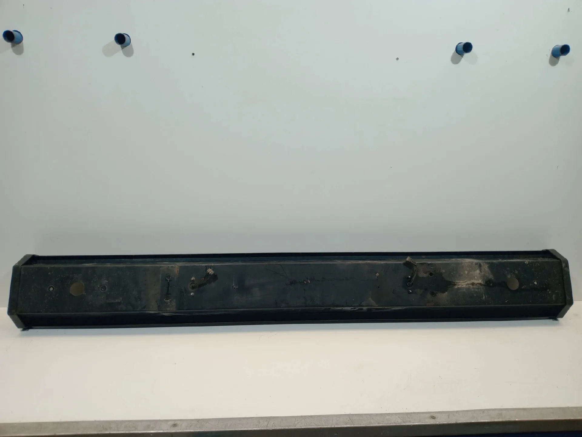 Pare-chocs arrière NISSAN NT400 Cabstar Chassis (F24F)