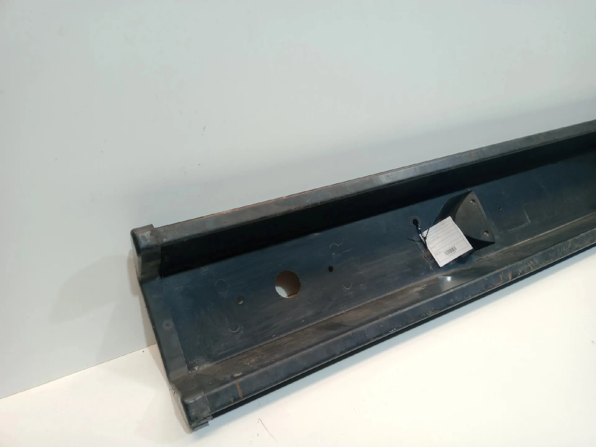 Pare-chocs arrière NISSAN NT400 Cabstar Chassis (F24F) Imagem-2