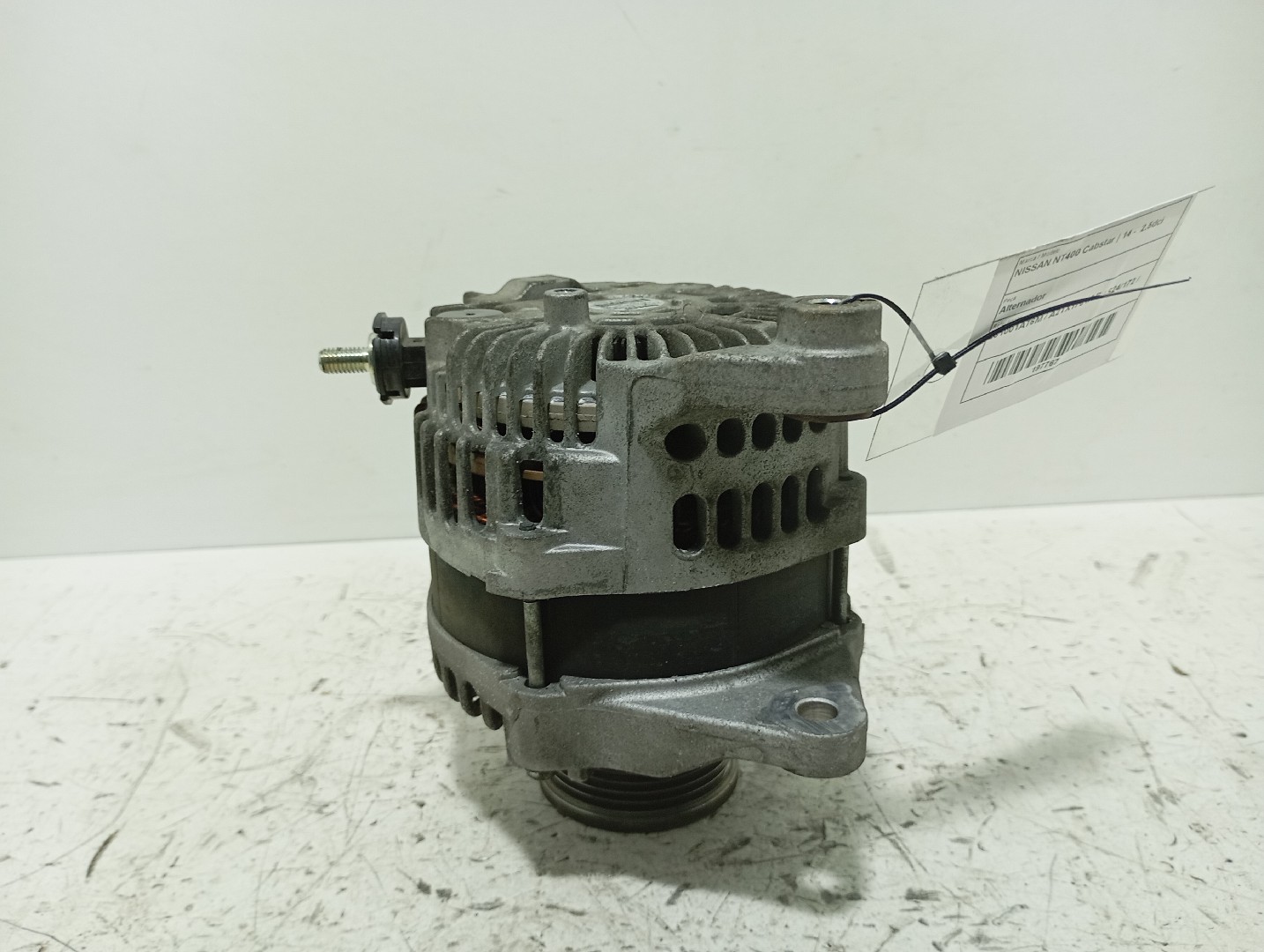 Alternador NISSAN NT400 Cabstar Chassis (F24F) Imagem-1