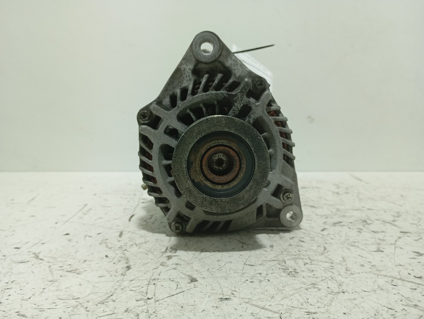 Alternador NISSAN NT400 Cabstar Chassis (F24F) Imagem-3