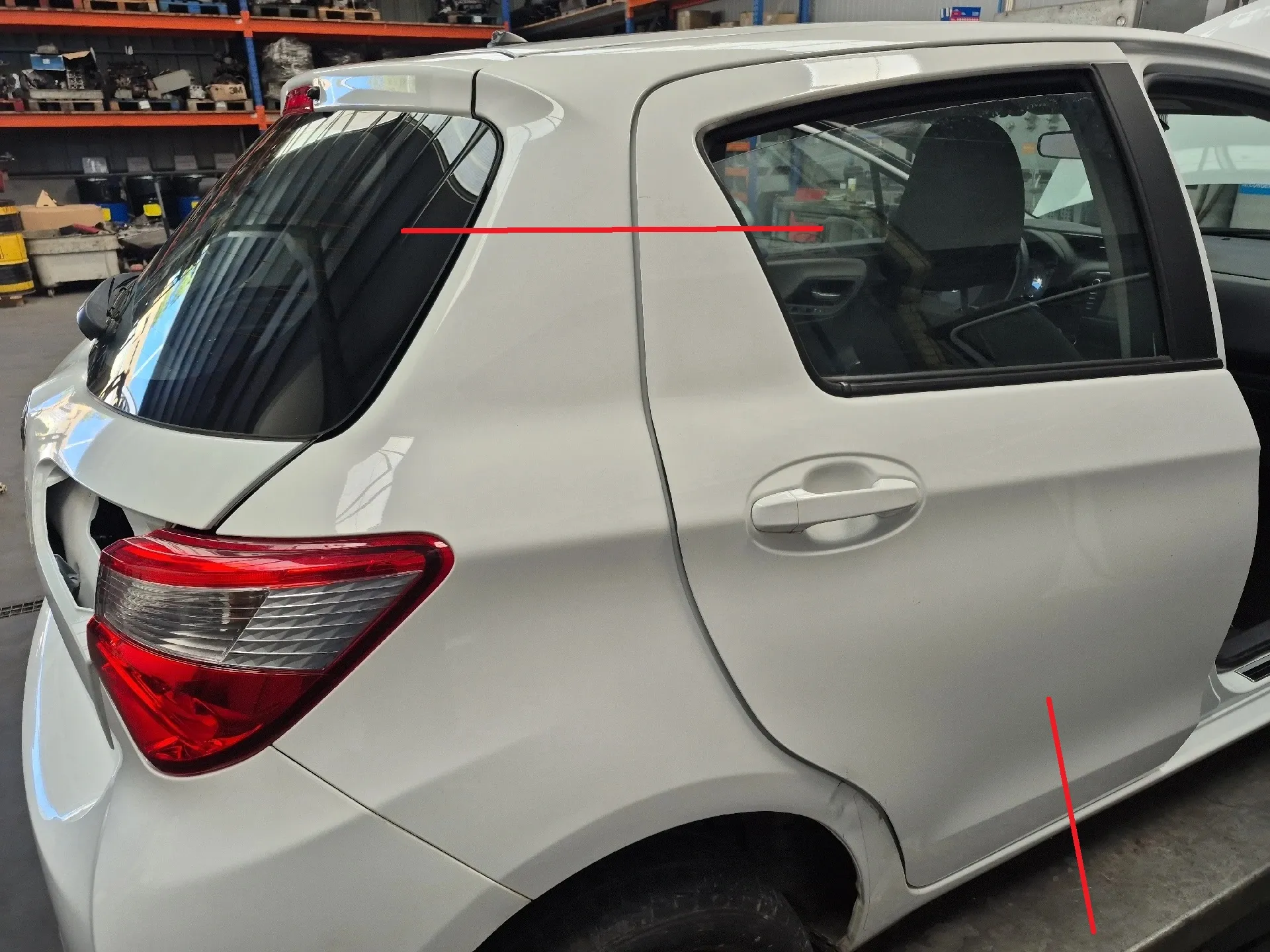 Panneau arrière Droite TOYOTA Yaris (_P13_) Imagem-1