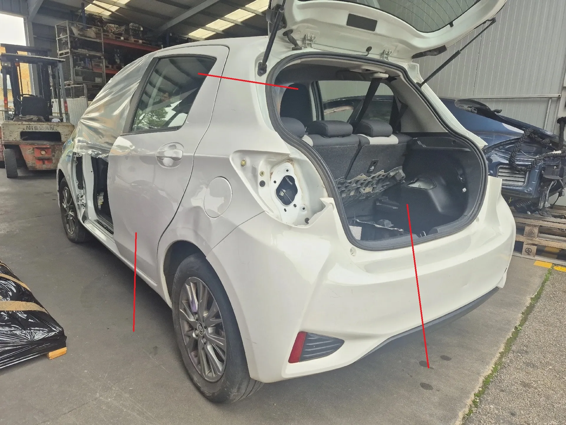 Panneau arrière gauche TOYOTA Yaris (_P13_)