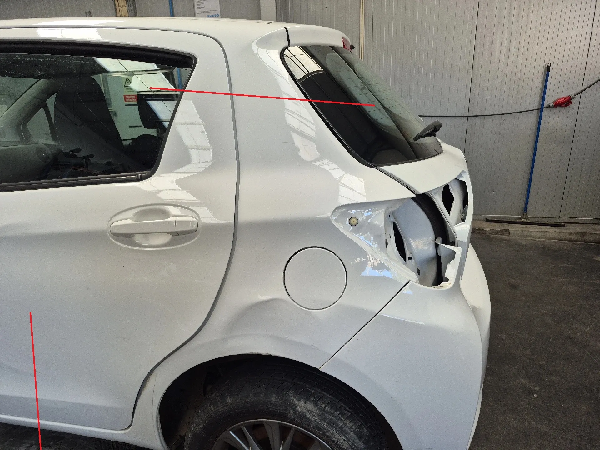 Panneau arrière gauche TOYOTA Yaris (_P13_) Imagem-1