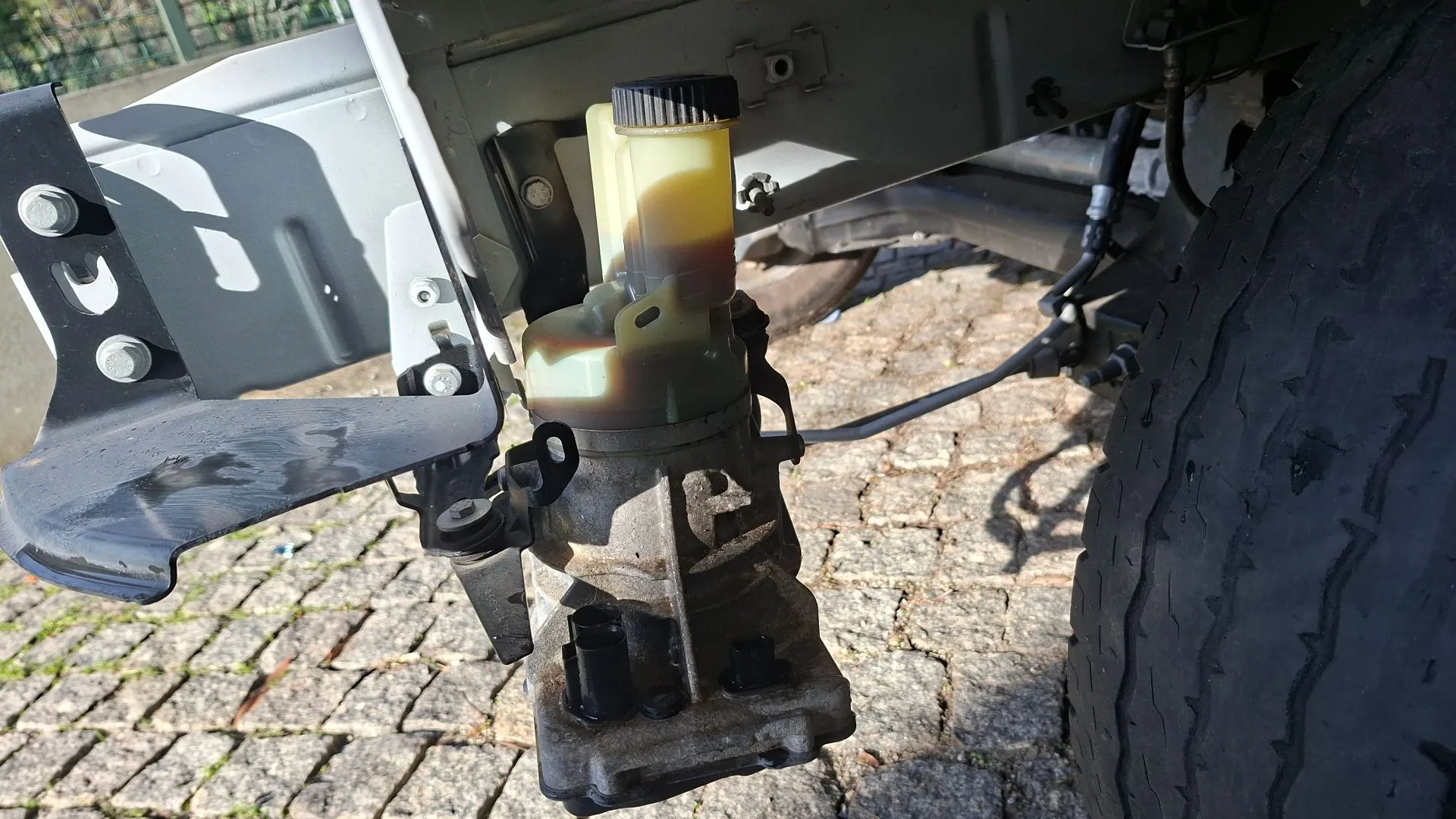 Pompe de direction assistée RENAULT Master III (FV)