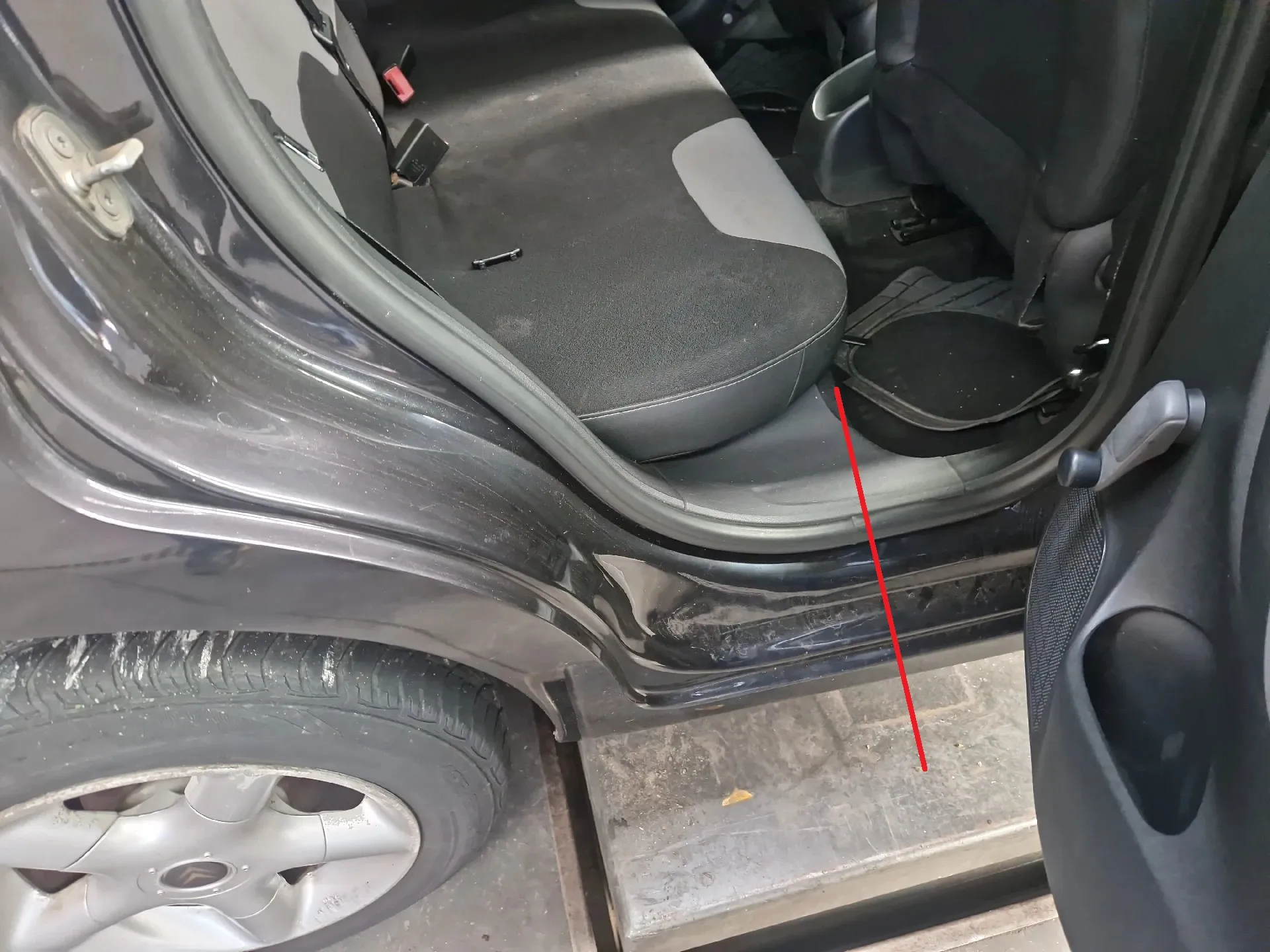 Panneau arrière Droite CITROËN C3 II (SC_) Imagem-1