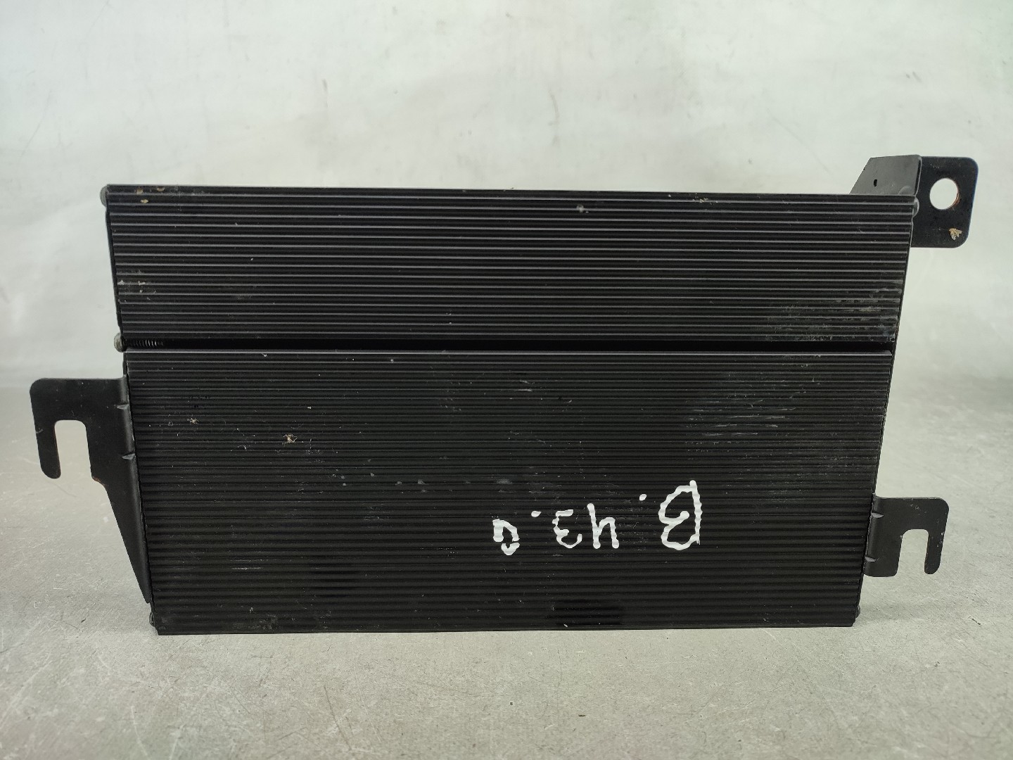 Amplificador de colunas JEEP Grand Cherokee II (WJ, WG) Imagem-1