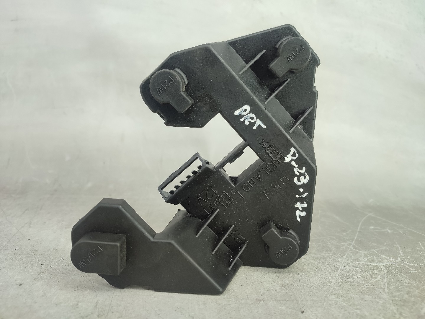 Couvercle De Phare Avant Pour Audi A4 1997 - Référence FRF1293948-26 - Occasion Bon état