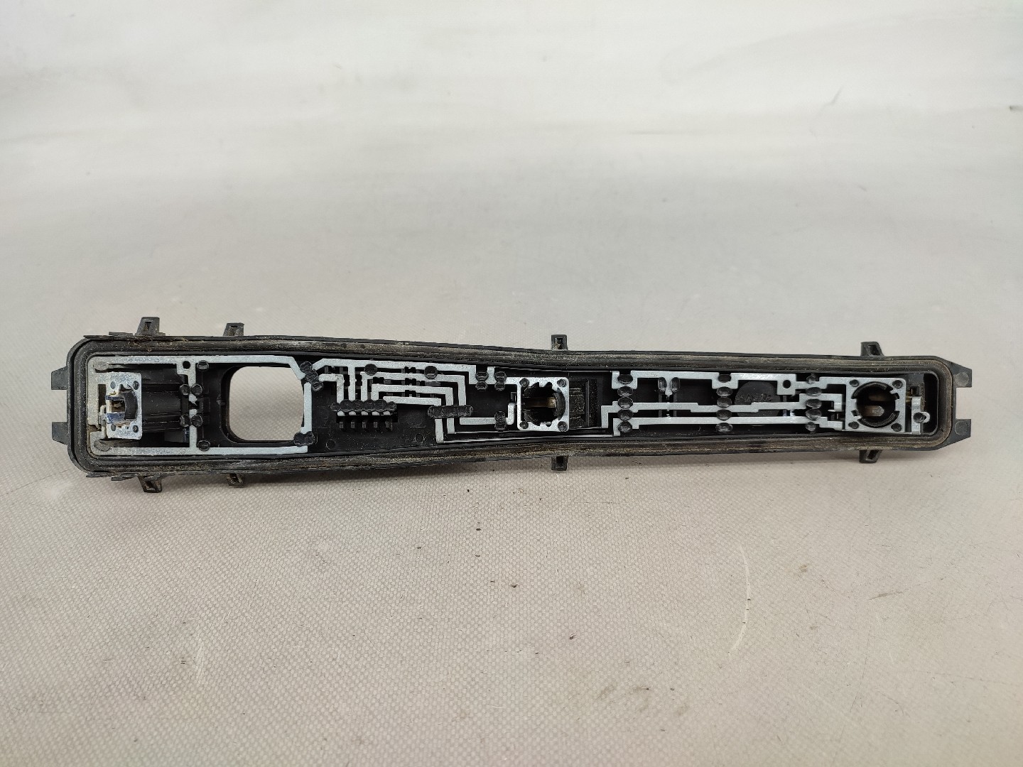 Suporte lâmpada esquerdo FORD Fiesta V (JH_, JD_) Imagem-0