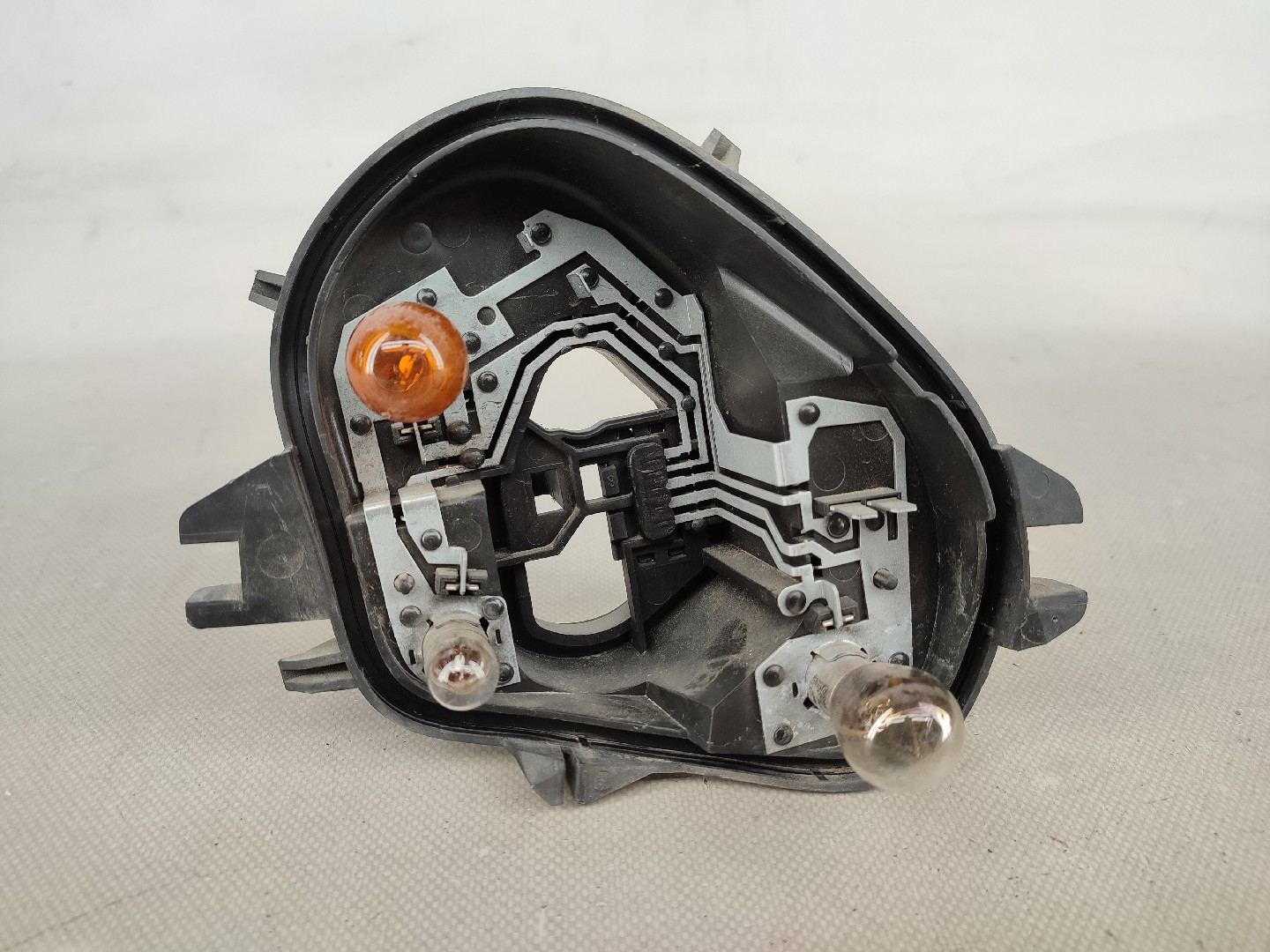 Suporte lâmpada esquerdo PEUGEOT 208 Imagem-0