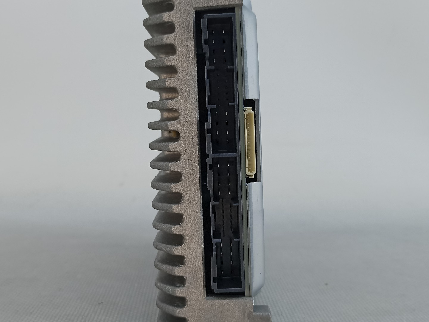 Amplificador de colunas HYUNDAI Kauai (OS) Imagem-4