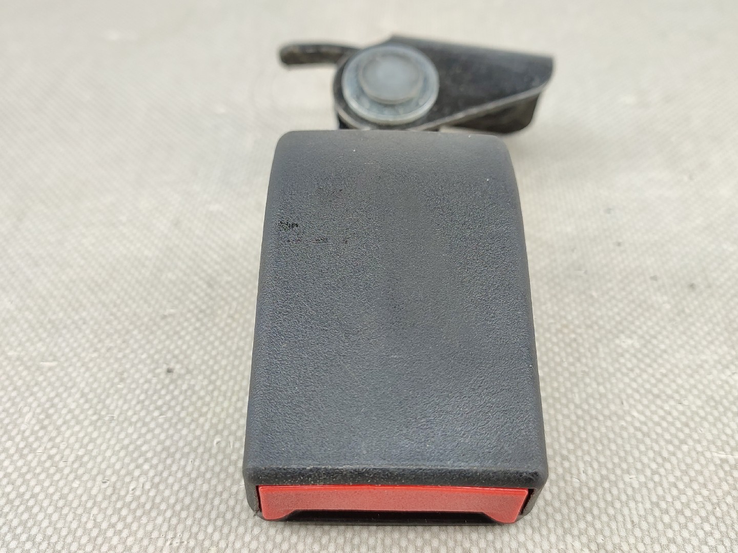 Fibbia cintura posteriore sinistra OPEL Insignia A Sports Tourer (G09) Imagem-1