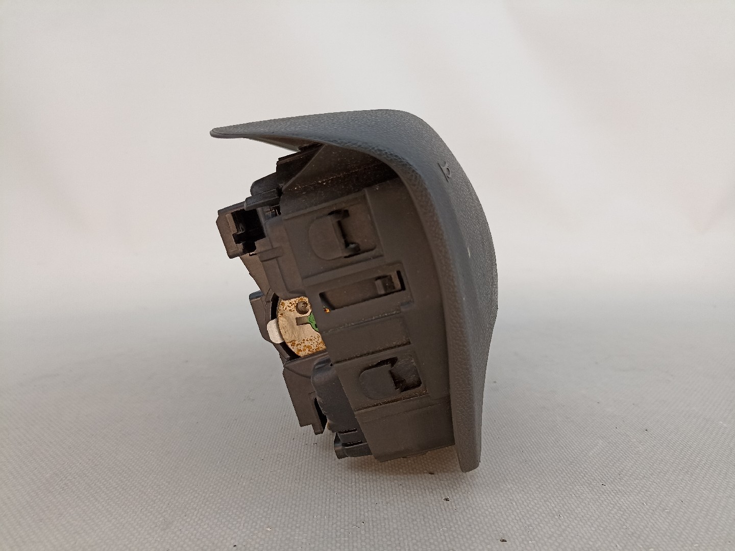 Chassis ECM 2 Wheel ABS Behind Center Dash Fits 95-97 MAZDA B Chassis ECM 2 Wheel ABS Behind Center Dash Fits 95-97 MAZDA B