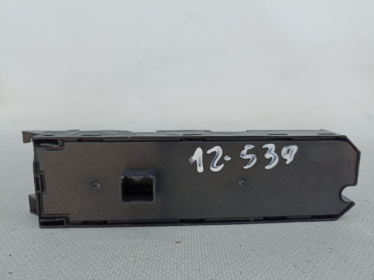 Commande élévateur De Vitre Avant Gauche Pour FORD MONDEO Berline (2009) - Pièce D'occasion