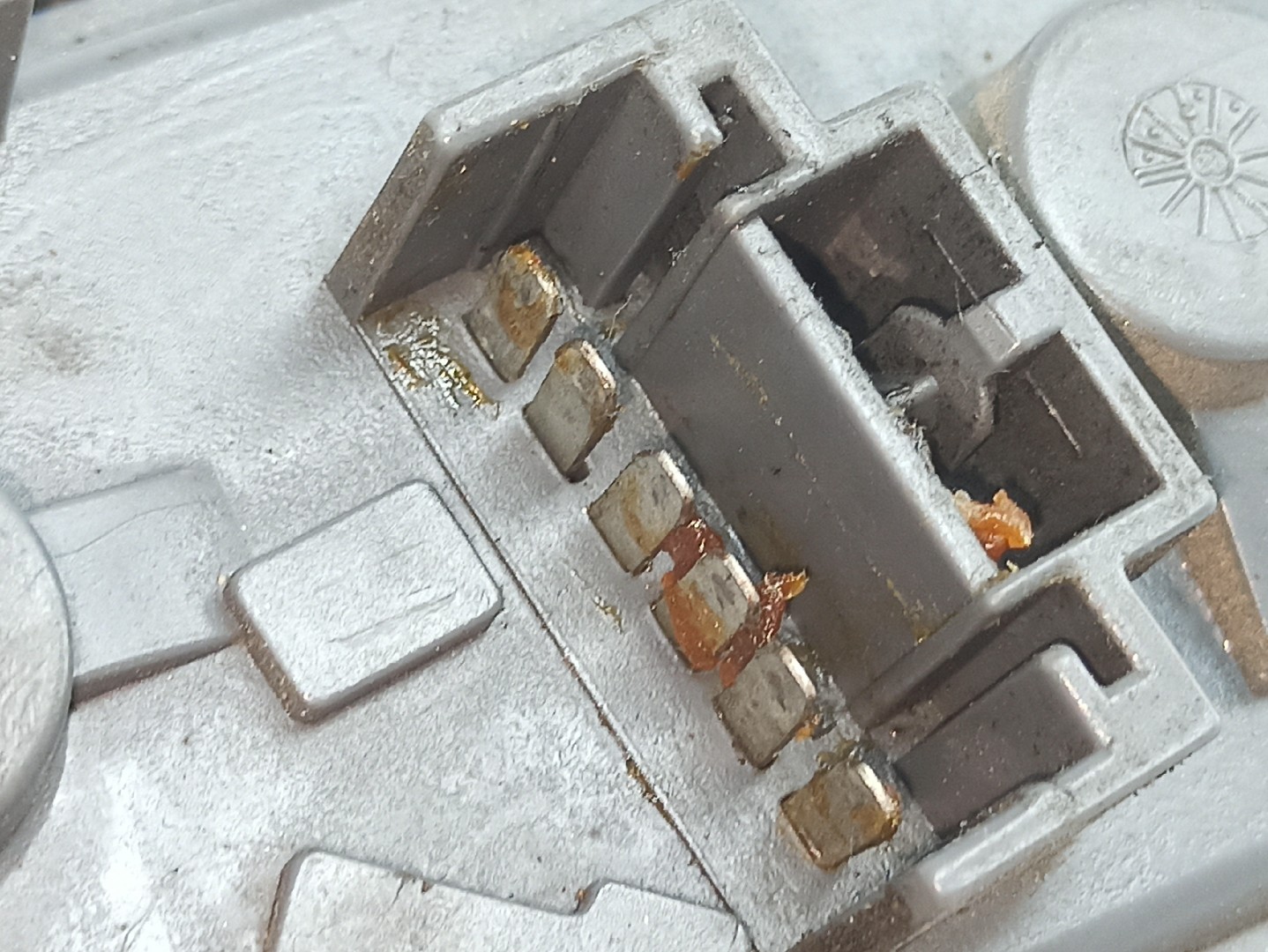 Suporte lâmpada esquerdo FIAT Punto (176_) Imagem-2