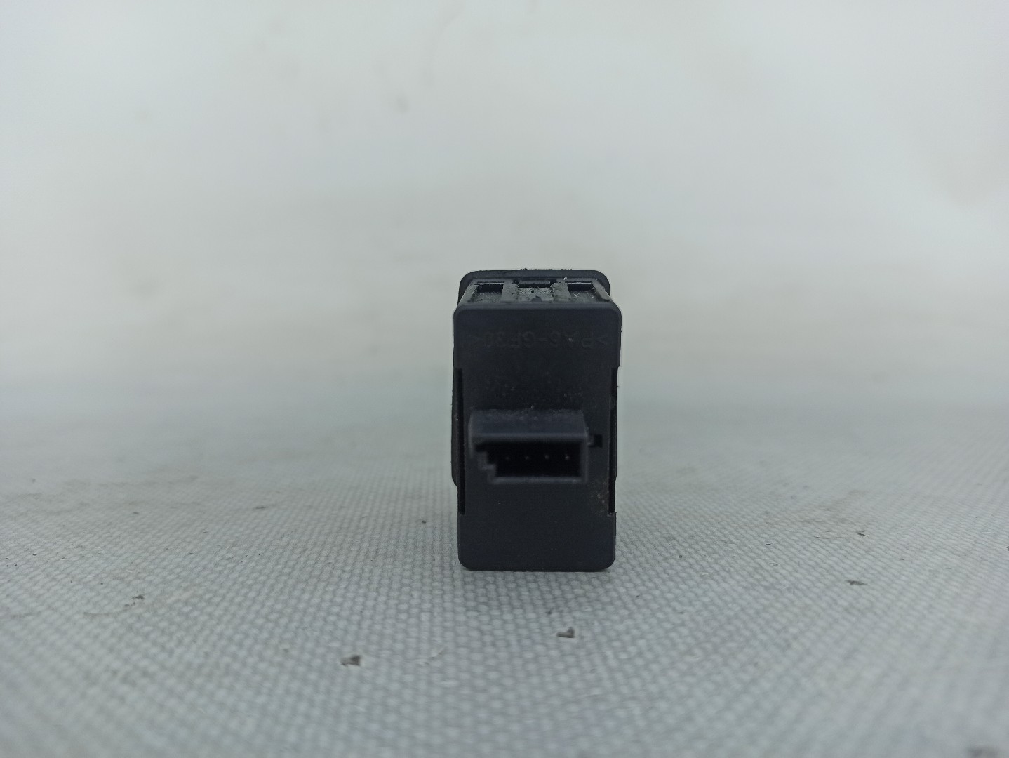 Commande De Levage Vitre Arrière Gauche Ou Droit BMW Série 3 E46 - Réf. 6902174 - Occasion