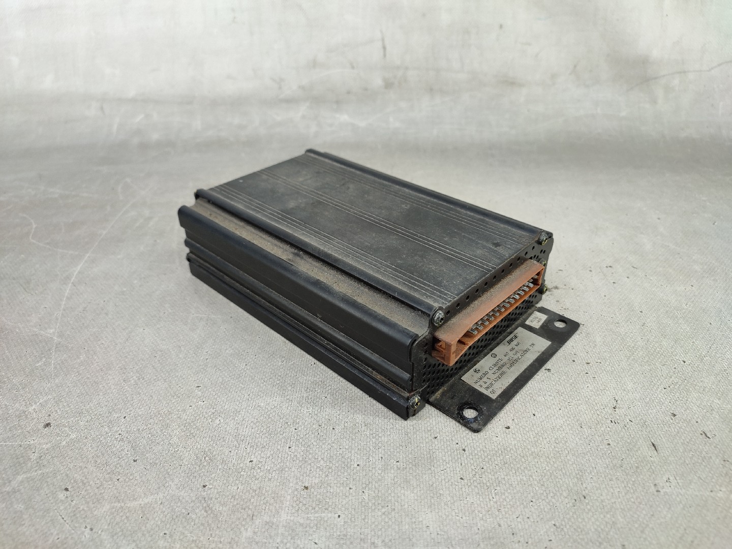 Amplificador de colunas LANCIA Lybra SW (839_) Imagem-0