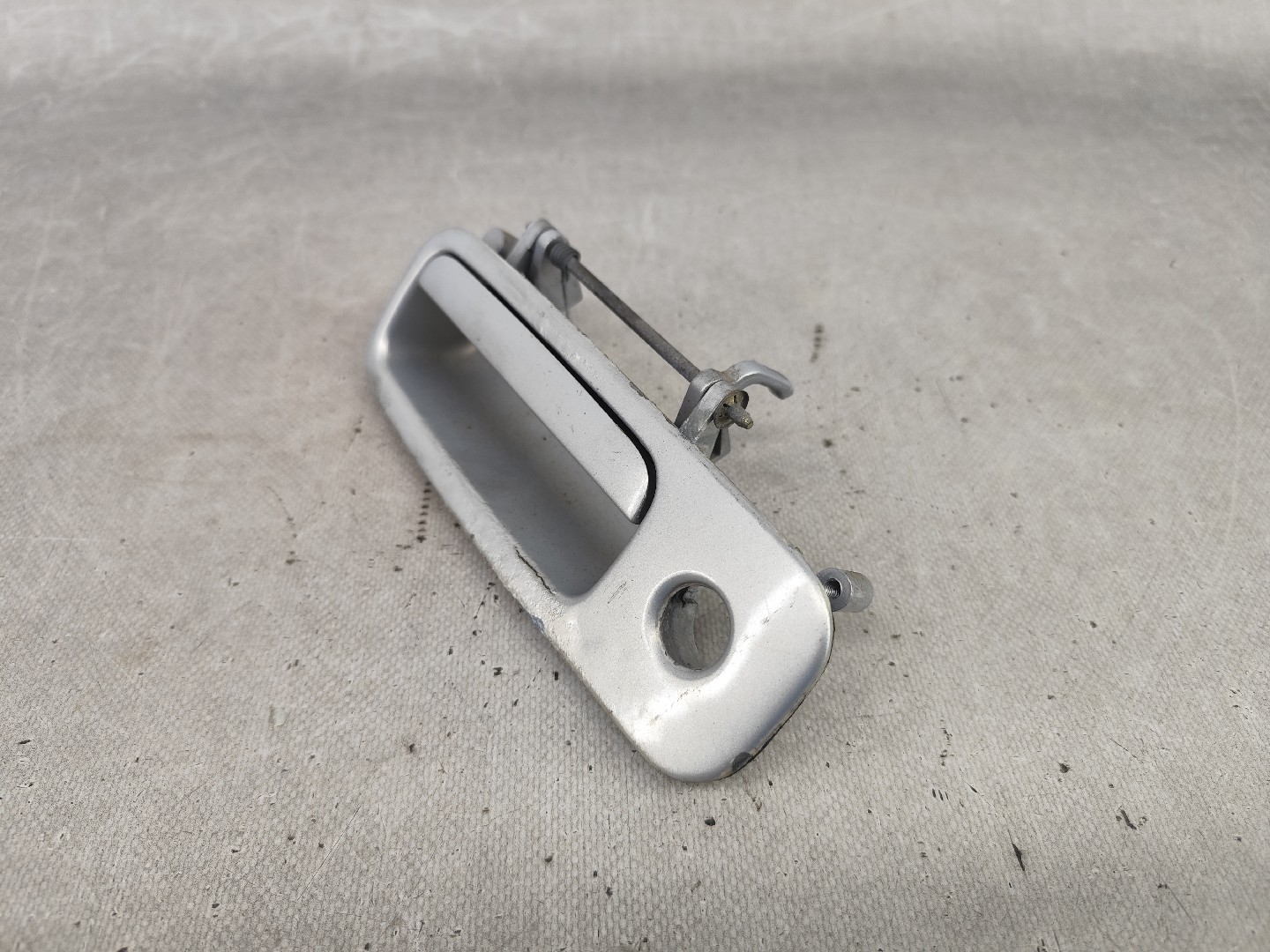 Tailgate handle VOLKSWAGEN Golf IV (1J1) Imagem-2