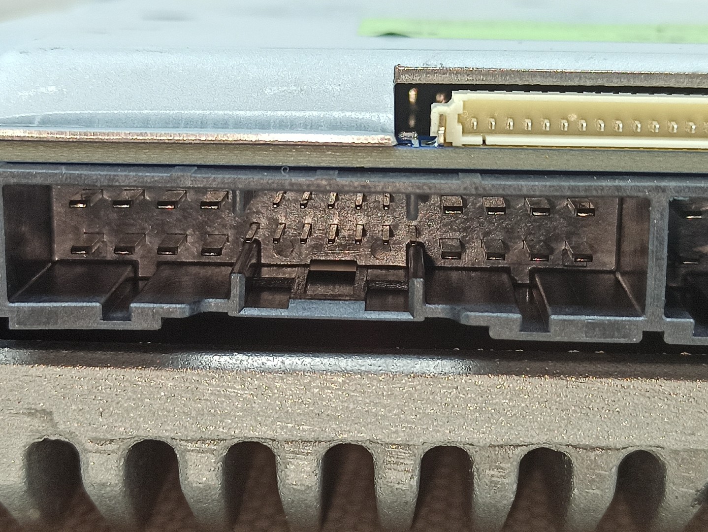 Amplificador de colunas HYUNDAI Kauai (OS) Imagem-1