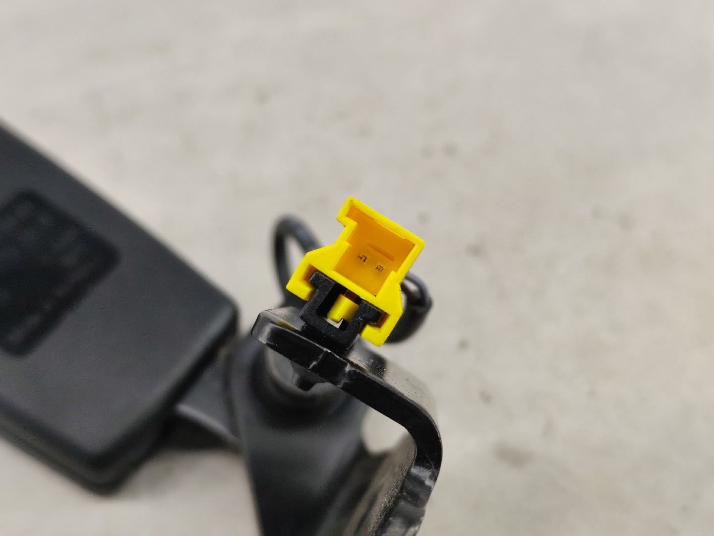 Fibbia cintura posteriore sinistra MERCEDES-BENZ Classe E Coupé (C207) Imagem-4