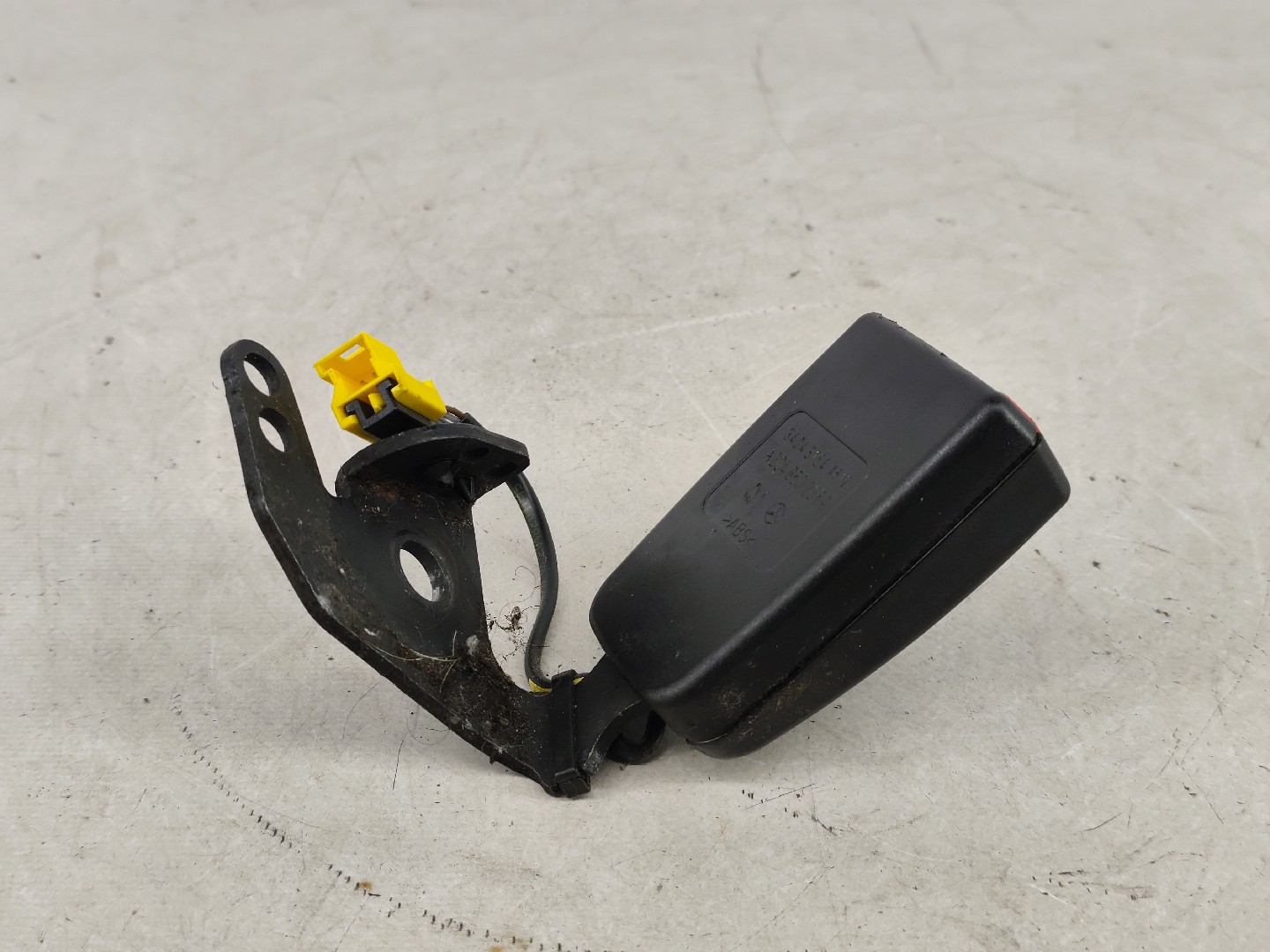 Fibbia cintura posteriore sinistra MERCEDES-BENZ Classe C (W204) Imagem-1