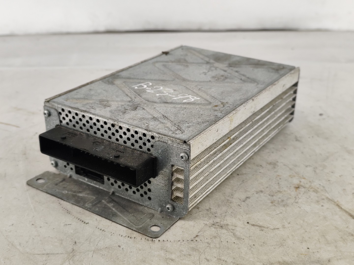 Amplificador de colunas AUDI A6 Avant (4F5, C6) Imagem-1